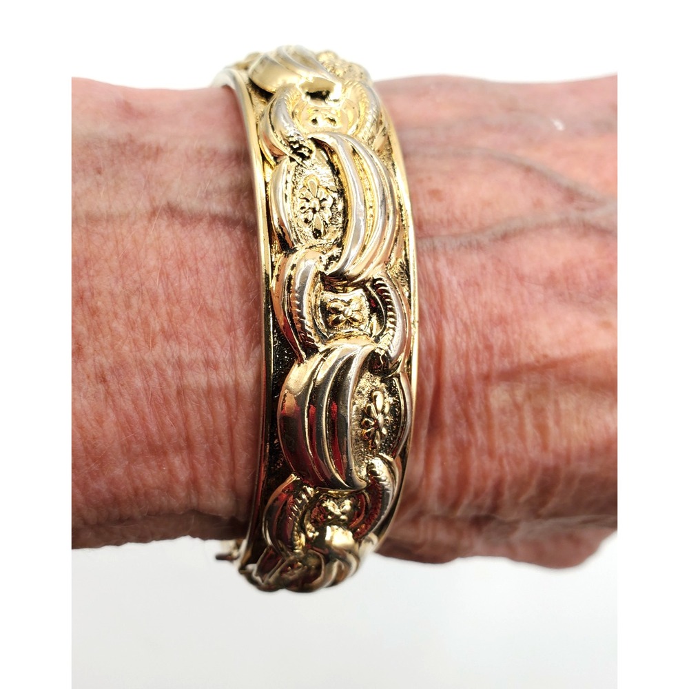 Vintage Repoussé Floral Hinged Bracelet Ornate Gold Tone 7" READ